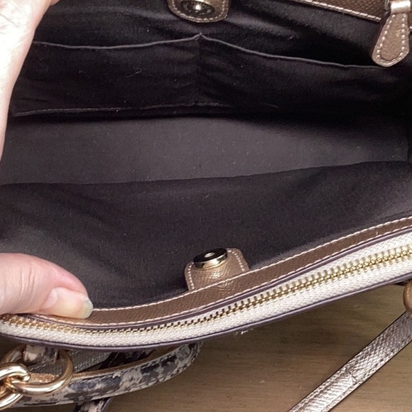 Coach H1677-F56853 Madison Gold Metallic Pebbled Leather 3 Compartments Bag - Picture 13 of 16